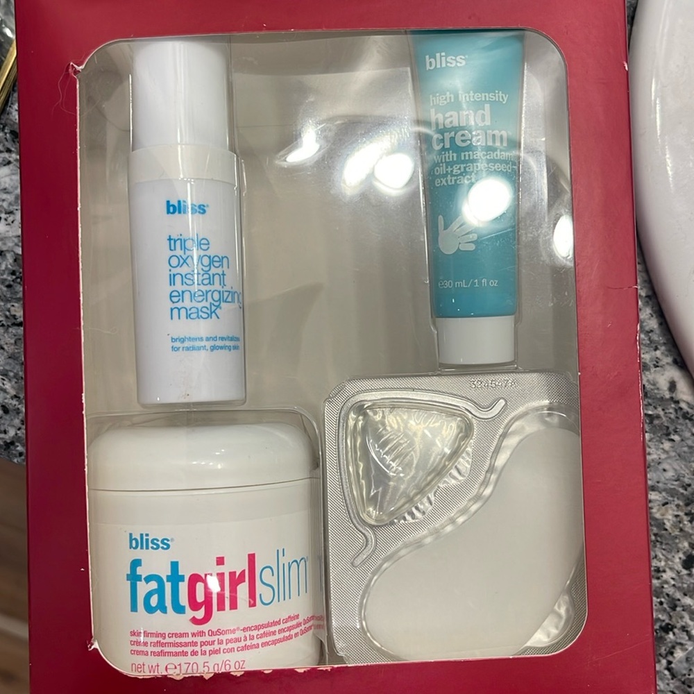Bliss Gift box fat girl slim, triple oxygen eye mask, hand cream and more